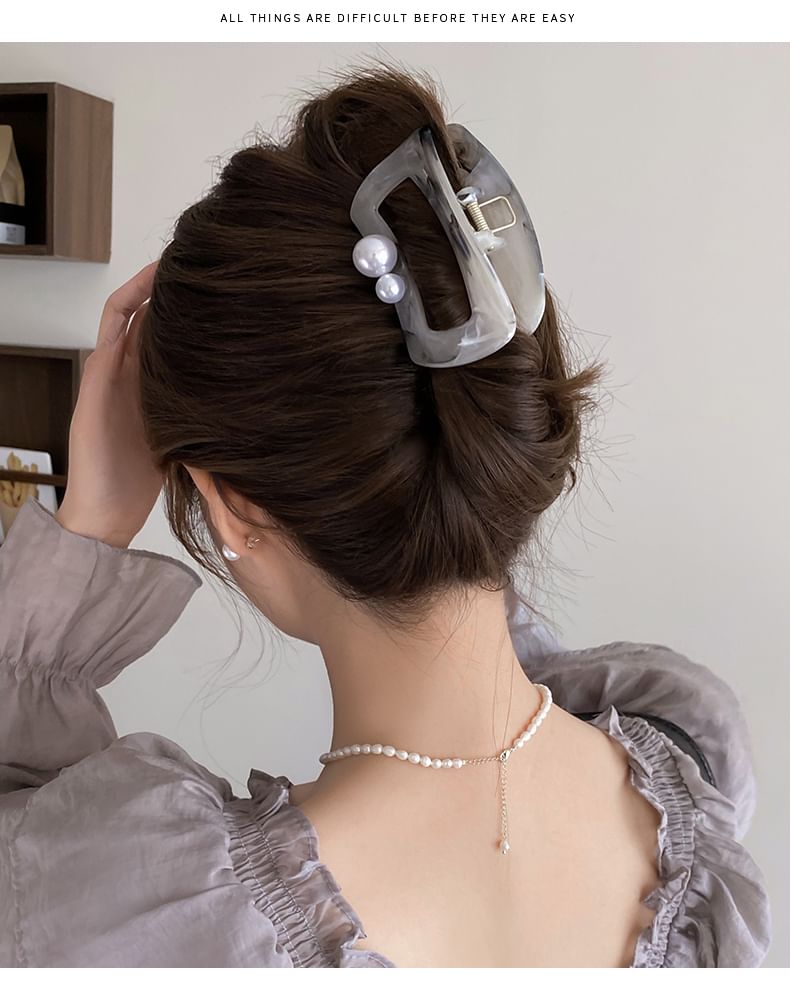 Pearl Faux Hair Claw Acrylic