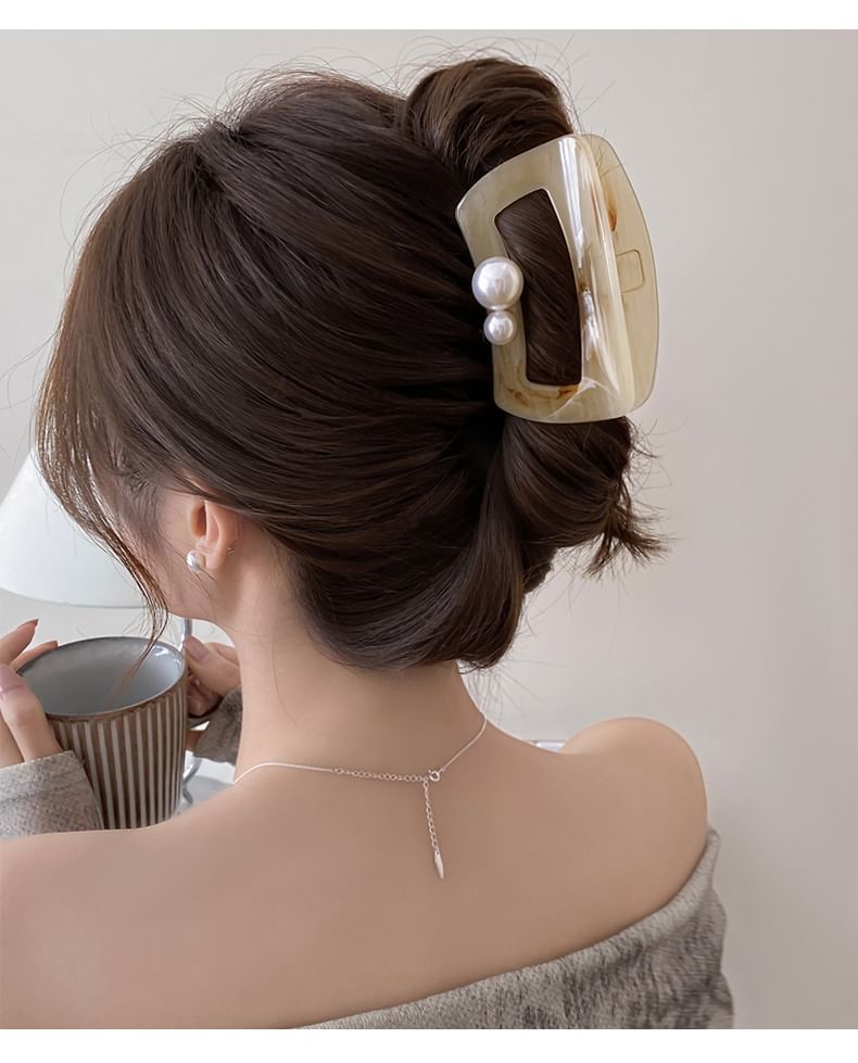 Pearl Faux Hair Claw Acrylic