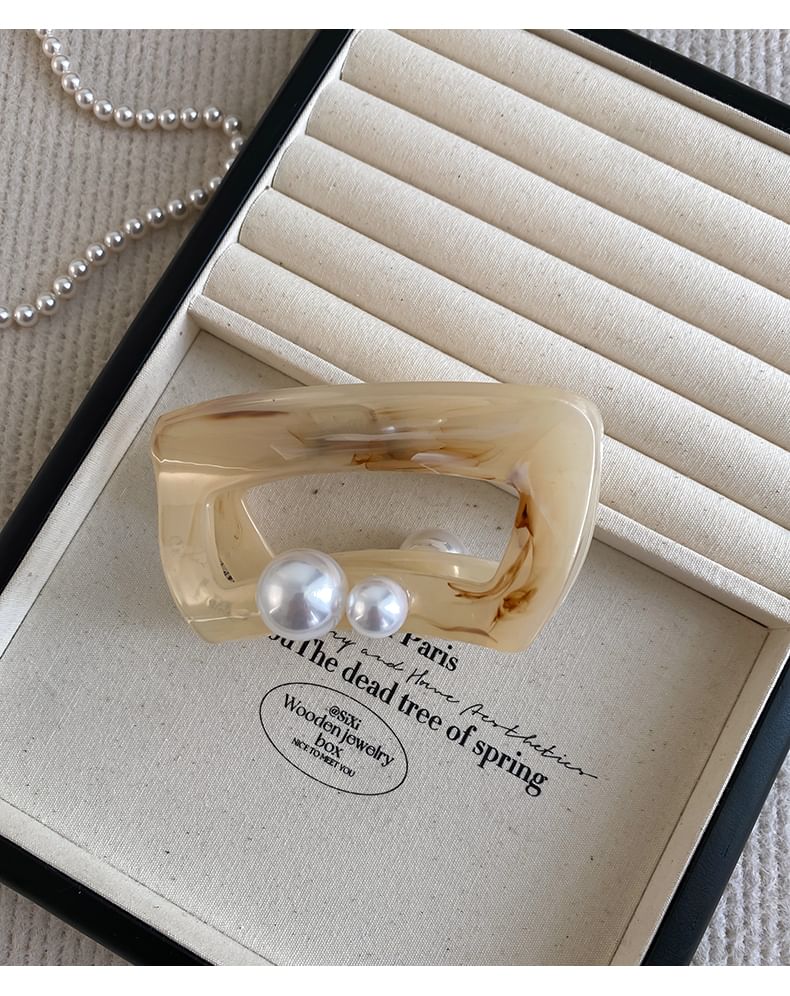 Pearl Faux Hair Claw Acrylic