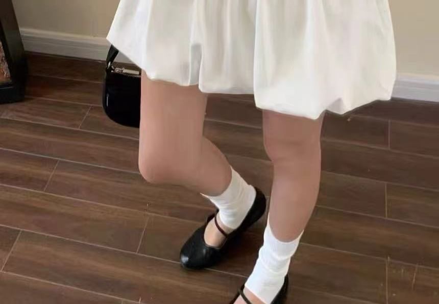 A-Linien-Mini-Set mit Ballonsaum und schlichtem hohem Gürtel: Rockhöhe