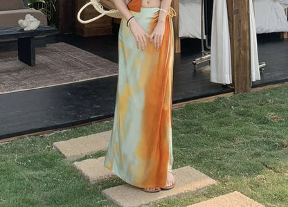 Knotenwickel-Krawatten-Fit / Mittelschmal geschnittenes Maxi-Camisole mit Neckholder und A-Linien-Oberteil und Rock, einfarbig, gefärbt