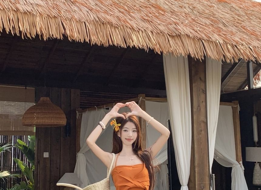 Knotenwickel-Krawatten-Fit / Mittelschmal geschnittenes Maxi-Camisole mit Neckholder und A-Linien-Oberteil und Rock, einfarbig, gefärbt