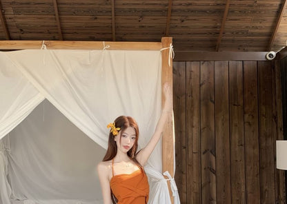 Knotenwickel-Krawatten-Fit / Mittelschmal geschnittenes Maxi-Camisole mit Neckholder und A-Linien-Oberteil und Rock, einfarbig, gefärbt