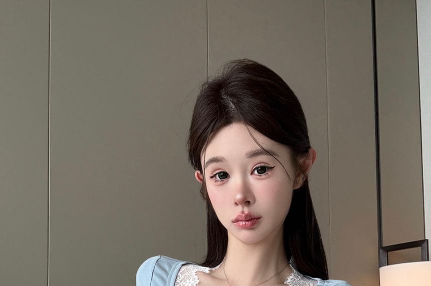 レースショートパネルトップ Vネックスリーブボウ