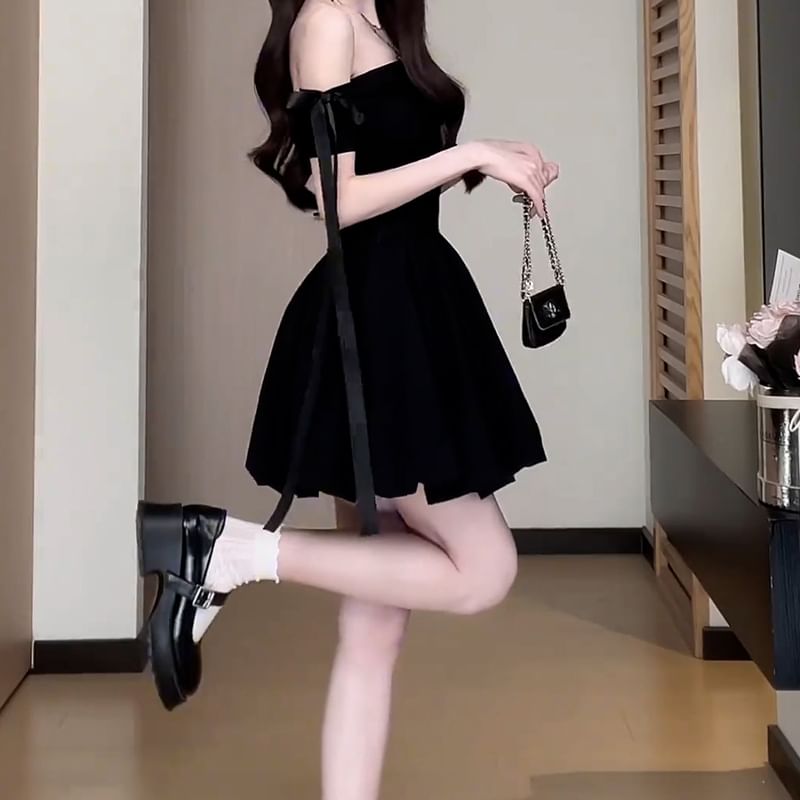 Short-Sleeve Off-Shoulder Plain Bow Accent Bubble Hem Mini A-Line Dress