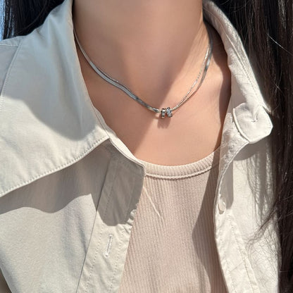 サークルペンダント スネークチェーンネックレス