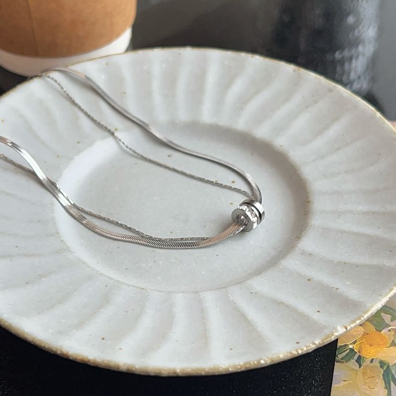 サークルペンダント スネークチェーンネックレス