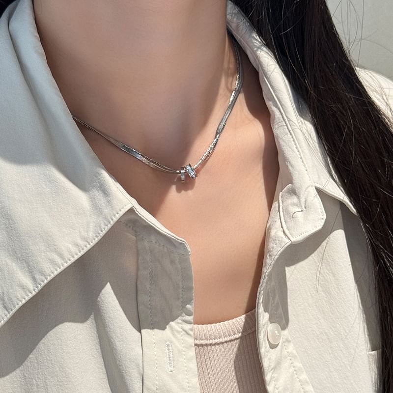 サークルペンダント スネークチェーンネックレス