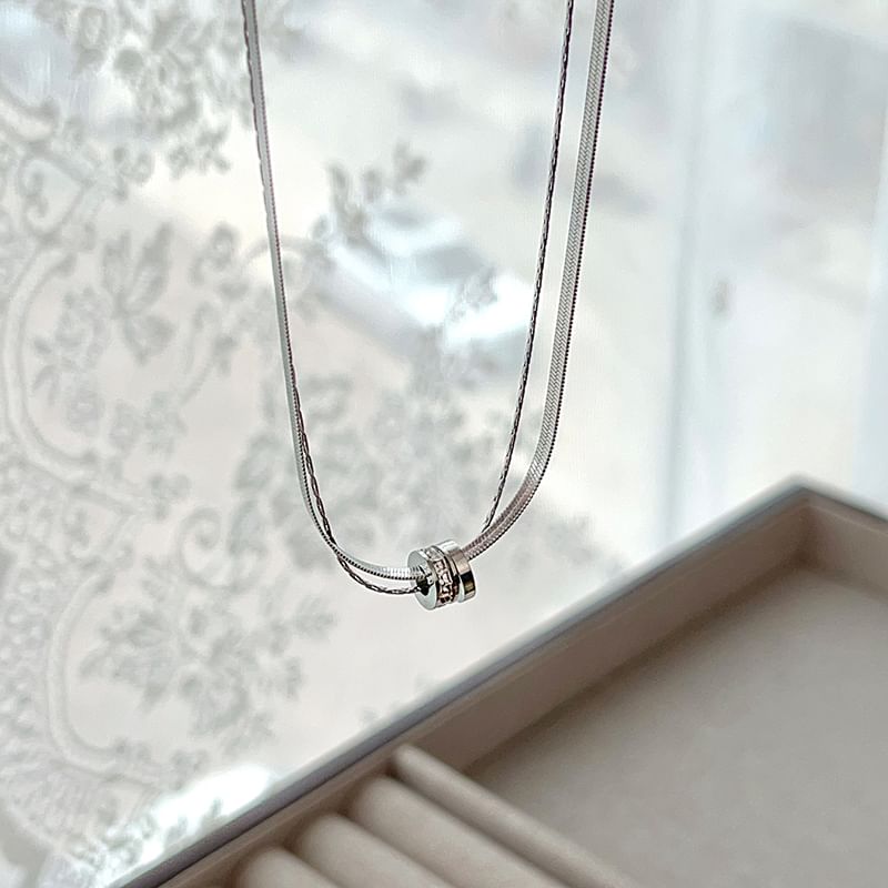 サークルペンダント スネークチェーンネックレス