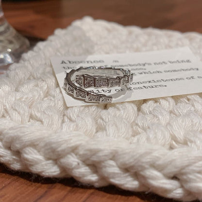 スネークラインストーンリングオープン