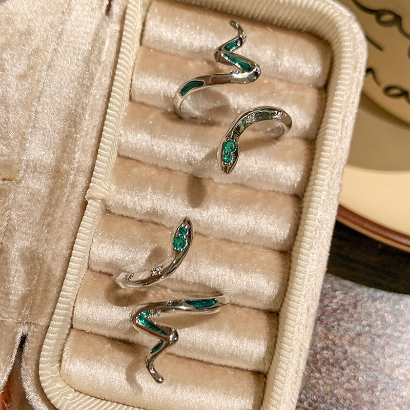 Offener Schlangenring mit Strasssteinen