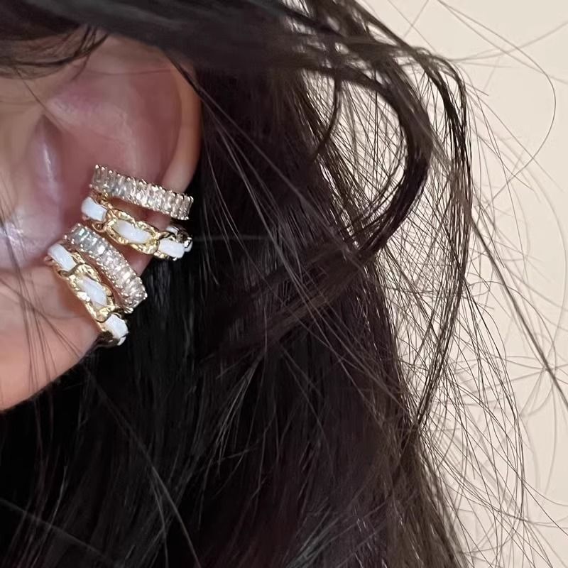 Ohrring mit mehrlagiger Legierung und Strass