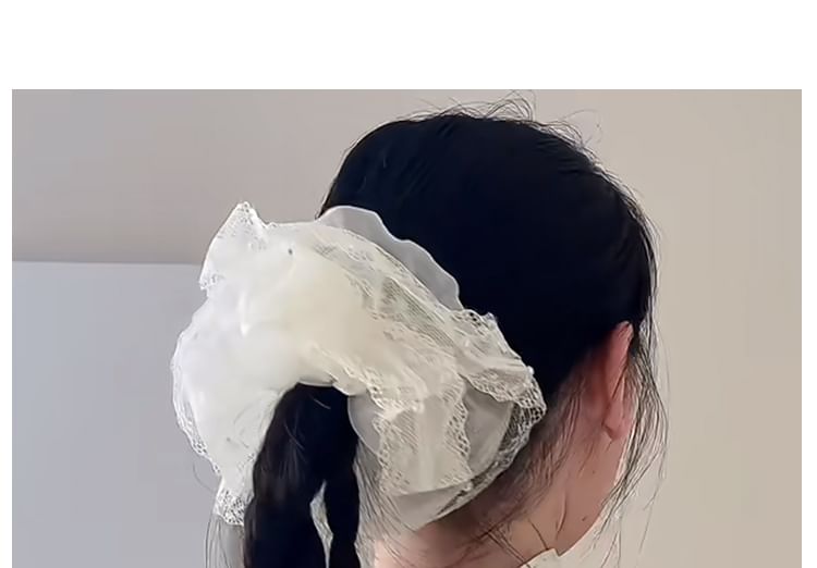 Scrunchie Lace Trim