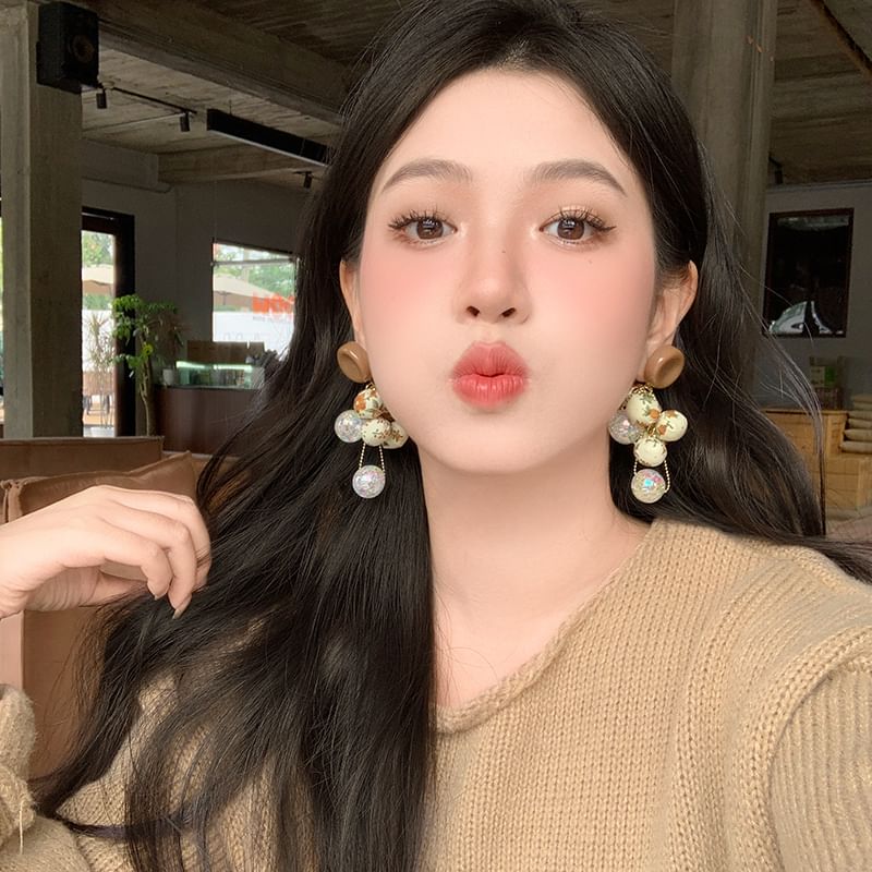 Tropfenperlen-Ohrring-Druck, Blumenstoff