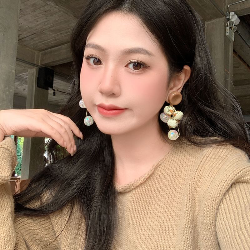 Tropfenperlen-Ohrring-Druck, Blumenstoff