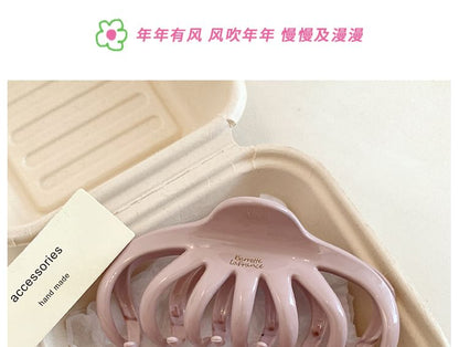 Haarkrallen-Schriftzug