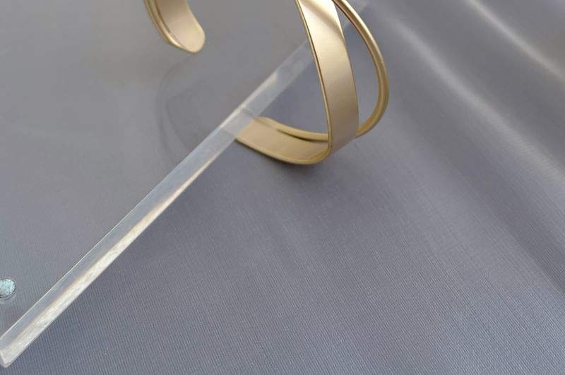Plain Bangle Cross