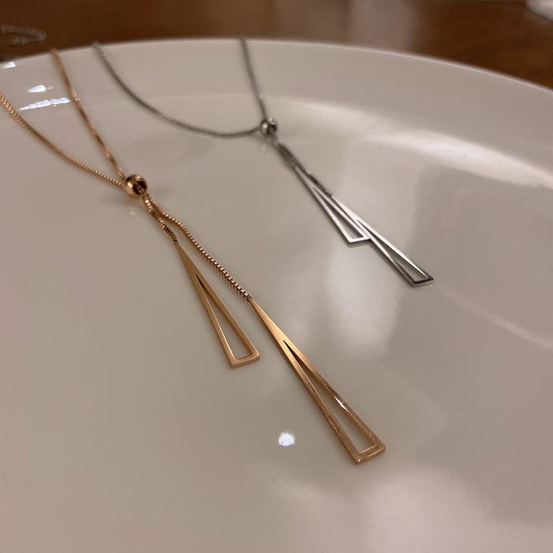 Dreieckiger Halskettenanhänger