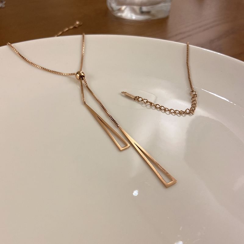 Dreieckiger Halskettenanhänger