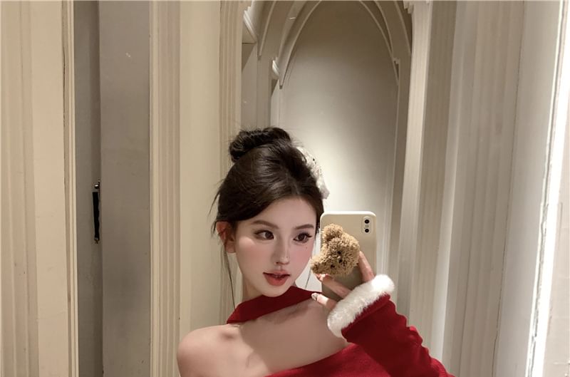 Long-Sleeve Halter Off-Shoulder Contrast Fluffy Trim Ruched Mini Sheath Dress