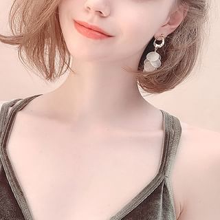 / イヤリング シェル ドロップ オン ディスク クリップ