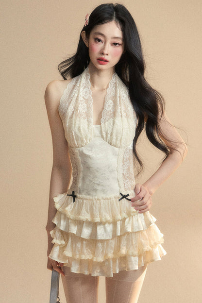 Süßes Neckholder-Spitzenkleid