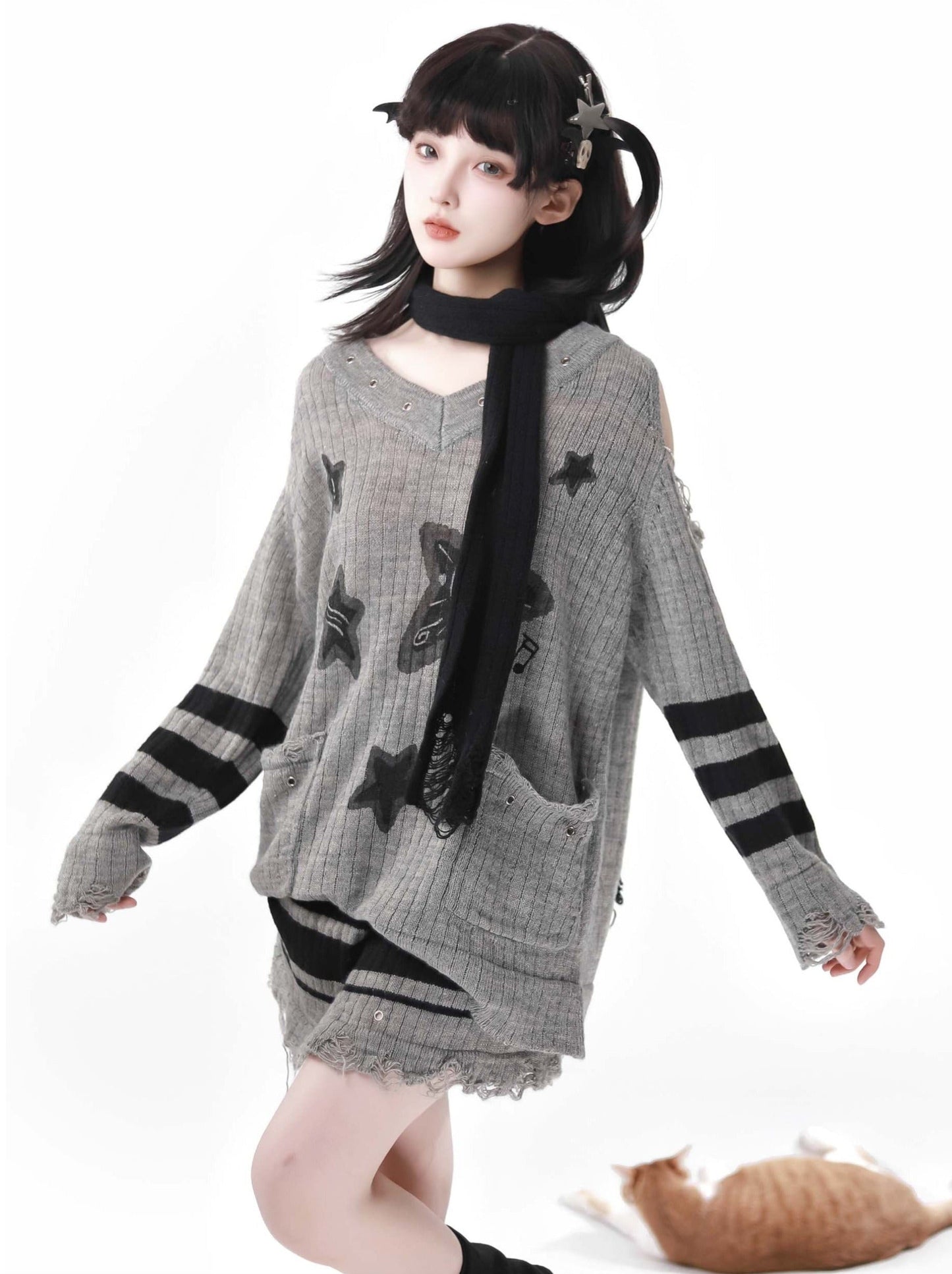 オフショルダースカート + Vネック レイジーニット