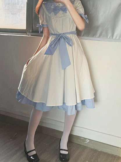 夏の軽やかなガーリーワンピース