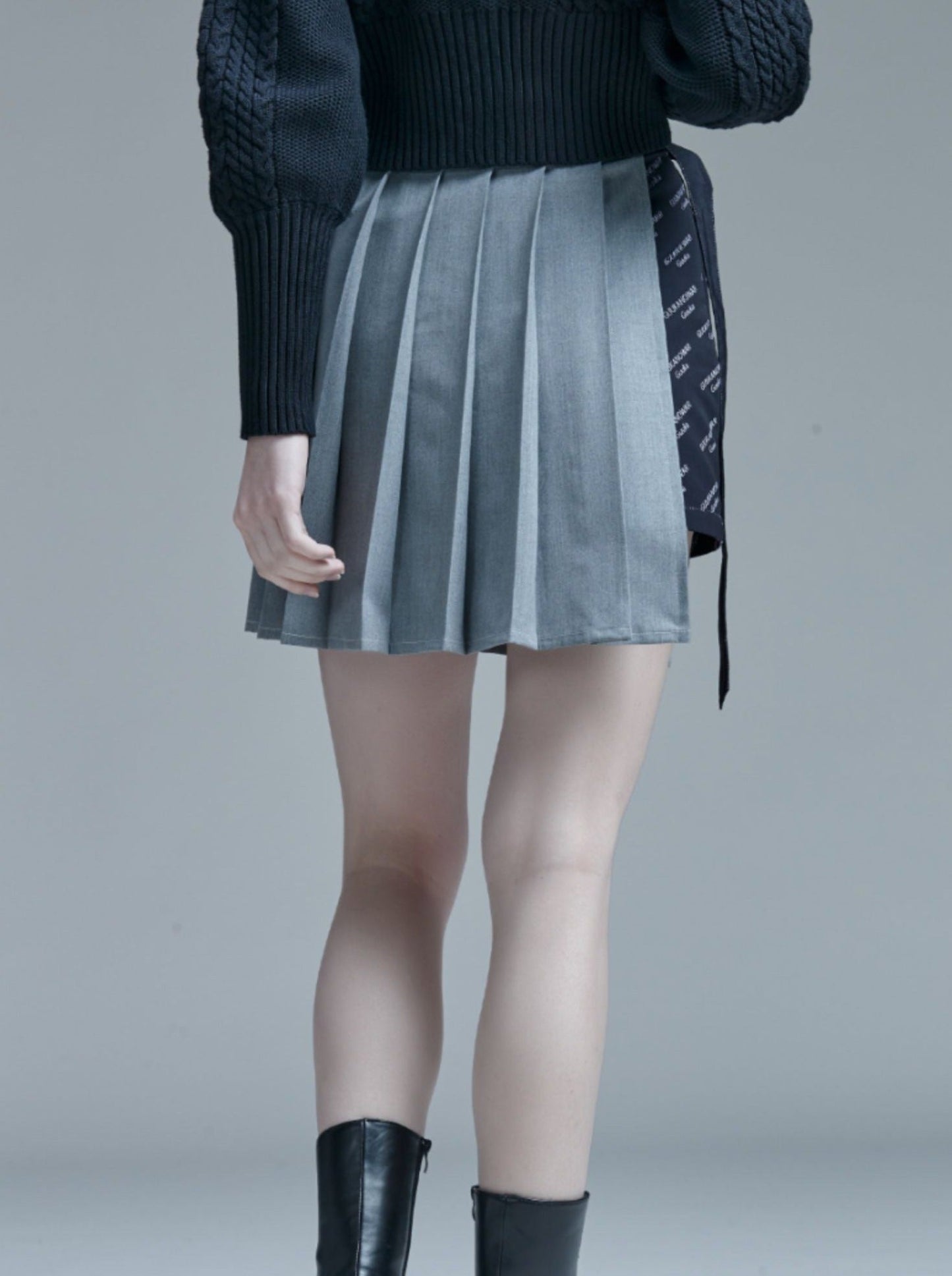 プリーツロゴアシンメトリースカート