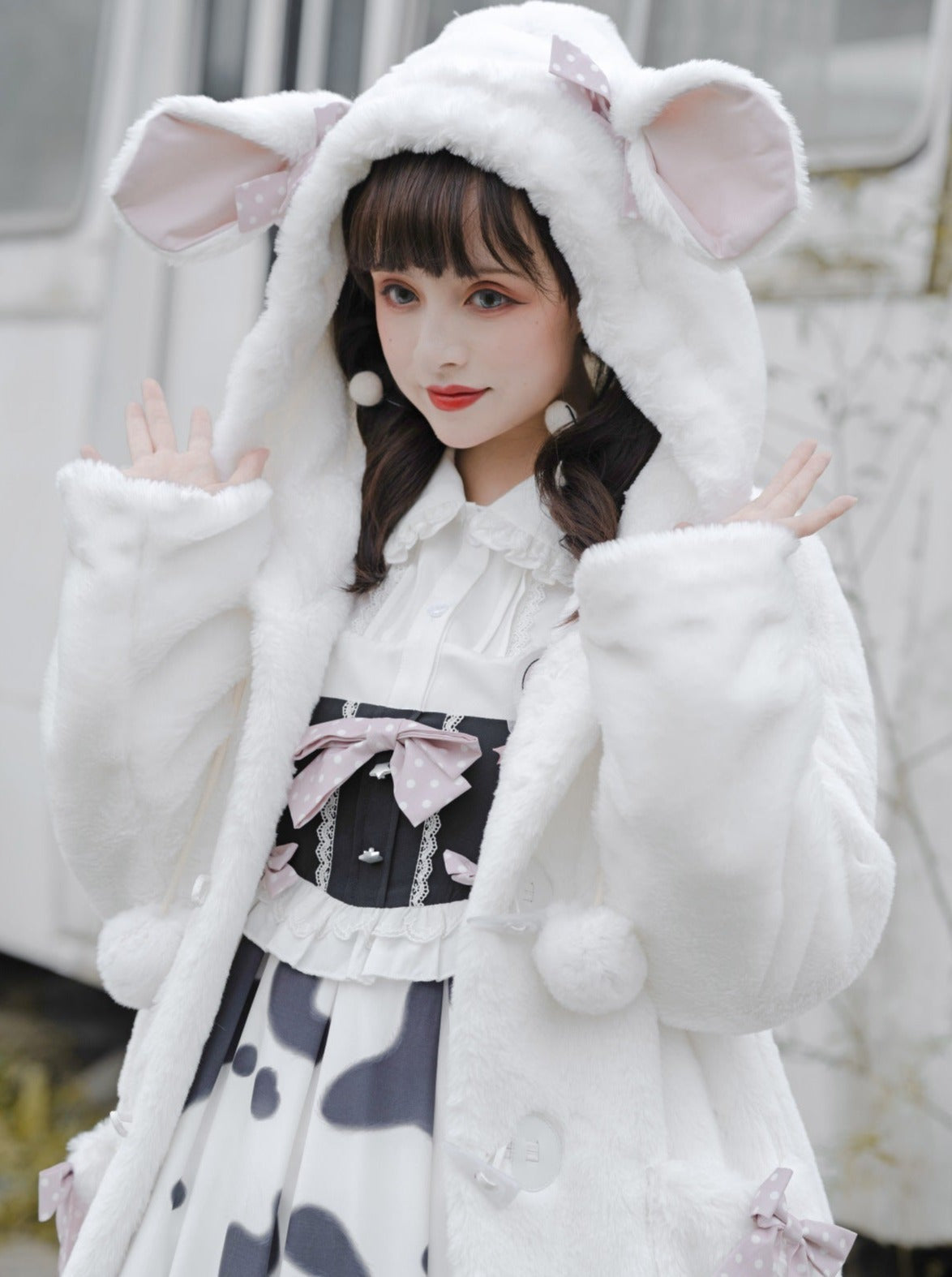 Hosenträger Kuh Bluse Rock Pelz + Mantel