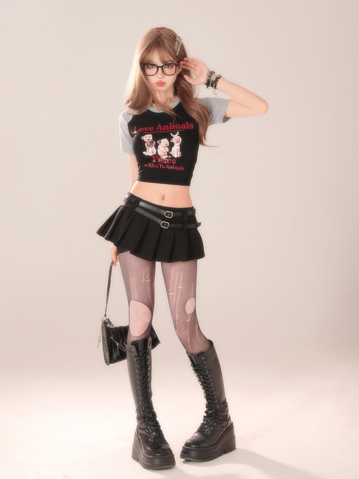 Round Animal Sleeve Plug-In T-Shirt Neck