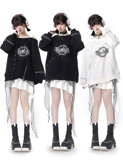 Trainingsanzug mit Ösen-Trainer im Dark Soon-Printdesign + Elegula-Rock aus Spitze