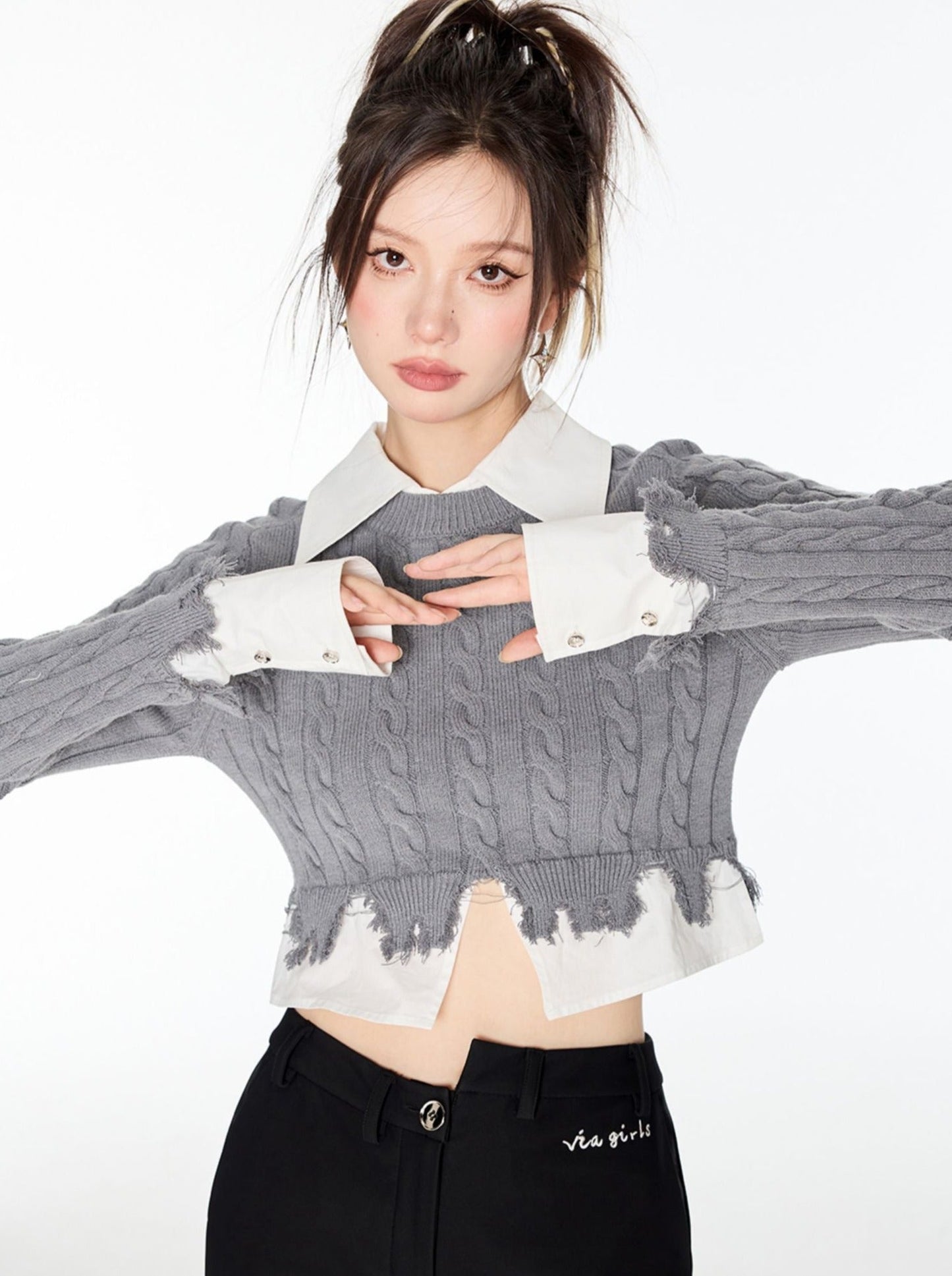 カレッジスタイルのショートダメージデザインシャツ