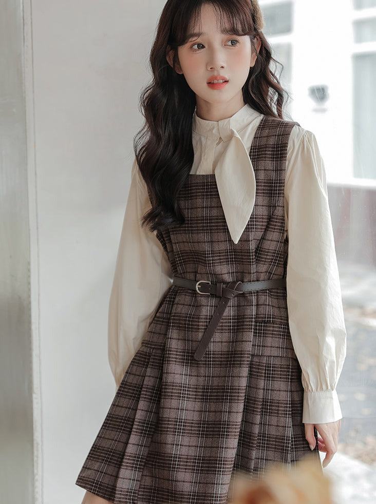 Karierter Rock, Schleifenhemd + Hosenträger