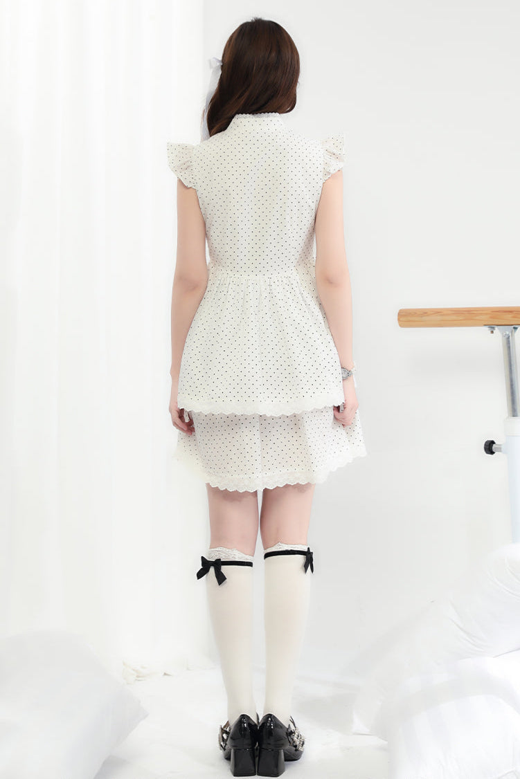 Fliegendes Kleid mit doppelten Kuchenschichtärmeln