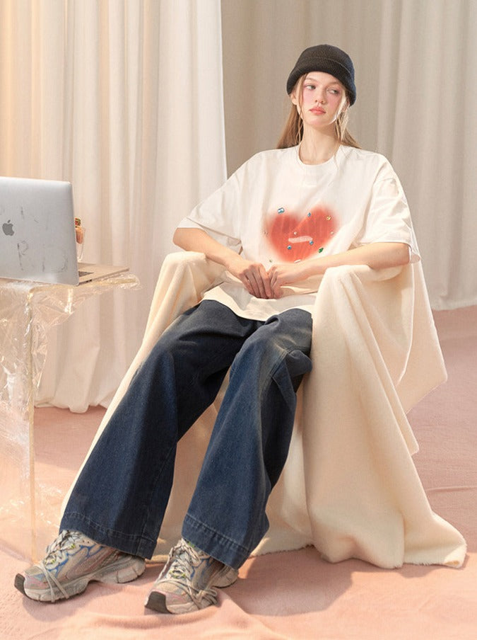 Kurzes über zweifarbigem Top + langem Schmuck