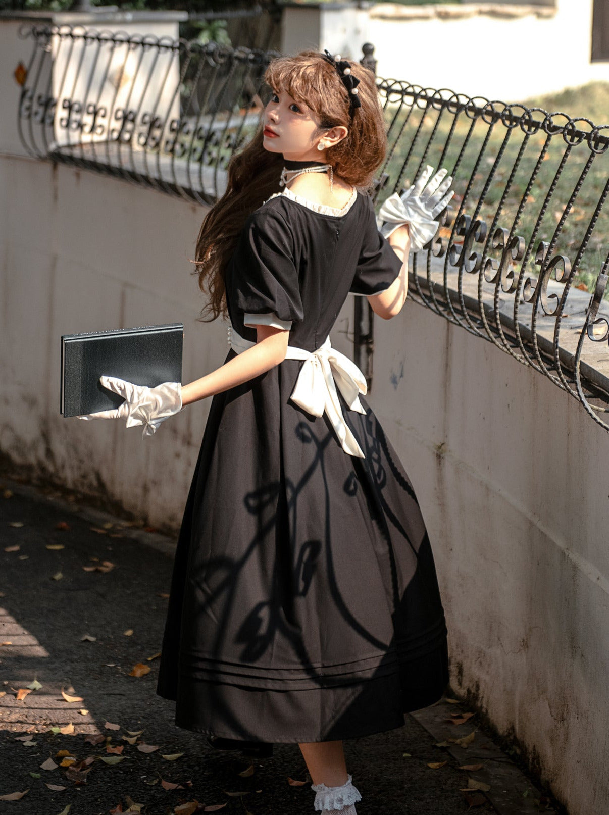 Black Necklace Pearl Dress Retro Ribbon Square French Ribbon Waist + Catsuit Black Collar