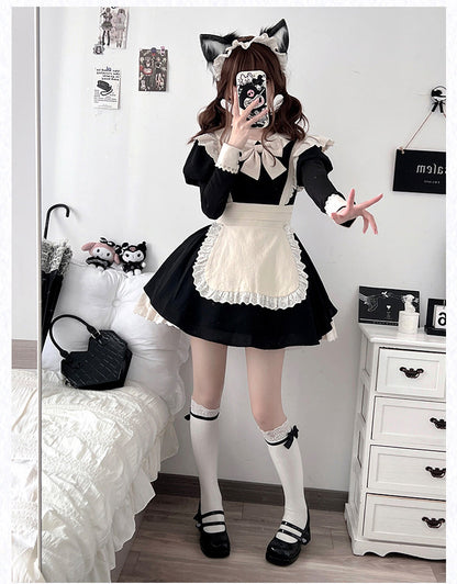 Dienstmädchenkleid Spitze Plissee