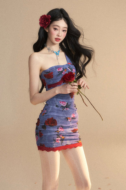 Enges Kleid Blume Retro Eleganz