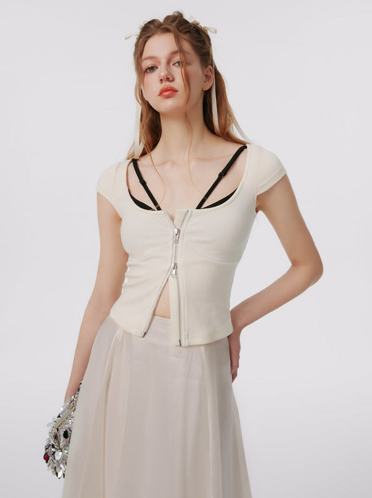 Zweiteiliges, schmales Oberteil mit Kontrastnaht