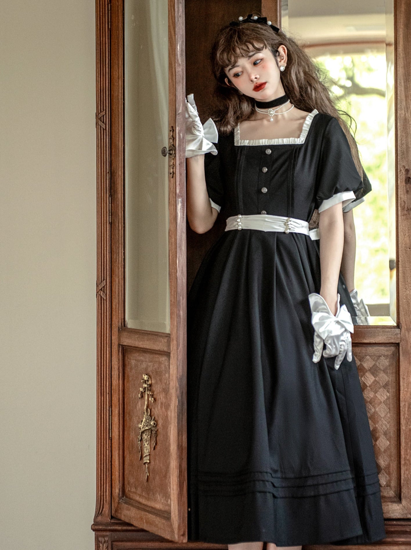 Black Necklace Pearl Dress Retro Ribbon Square French Ribbon Waist + Catsuit Black Collar