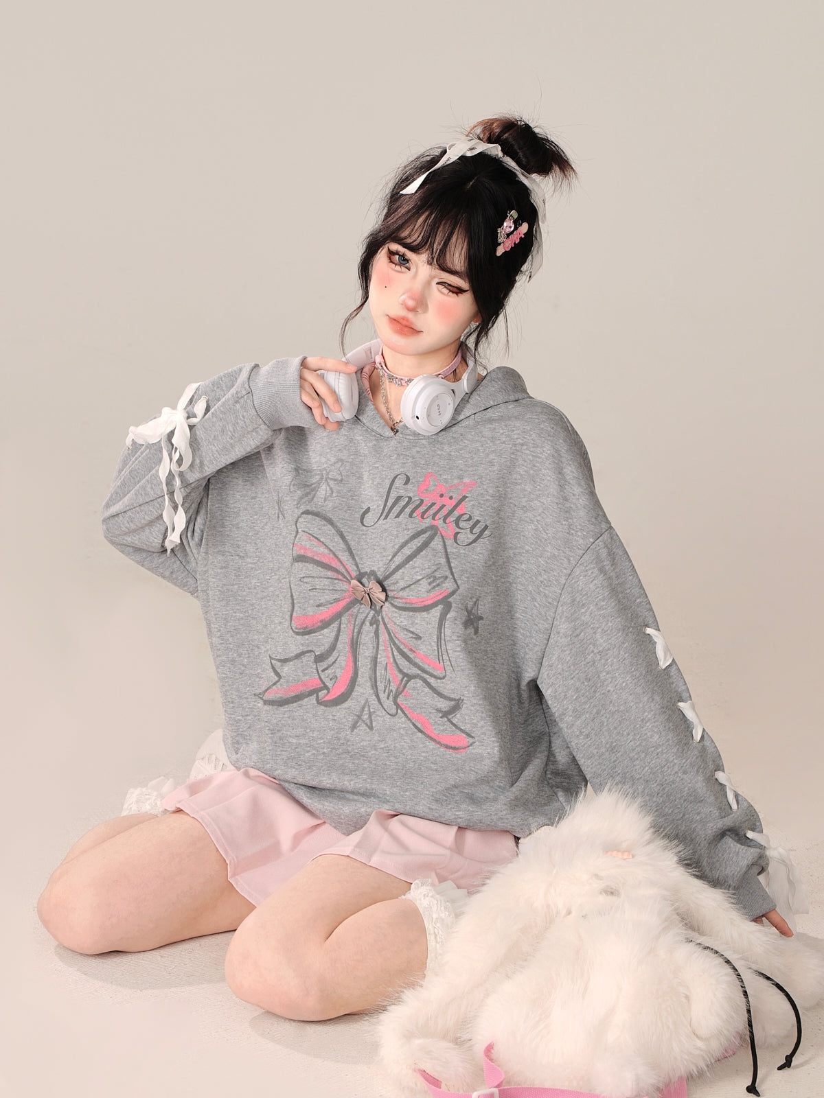 Lockerer Parka mit Kapuze und Schnürung im Armband-Design mit Hasenmotiv