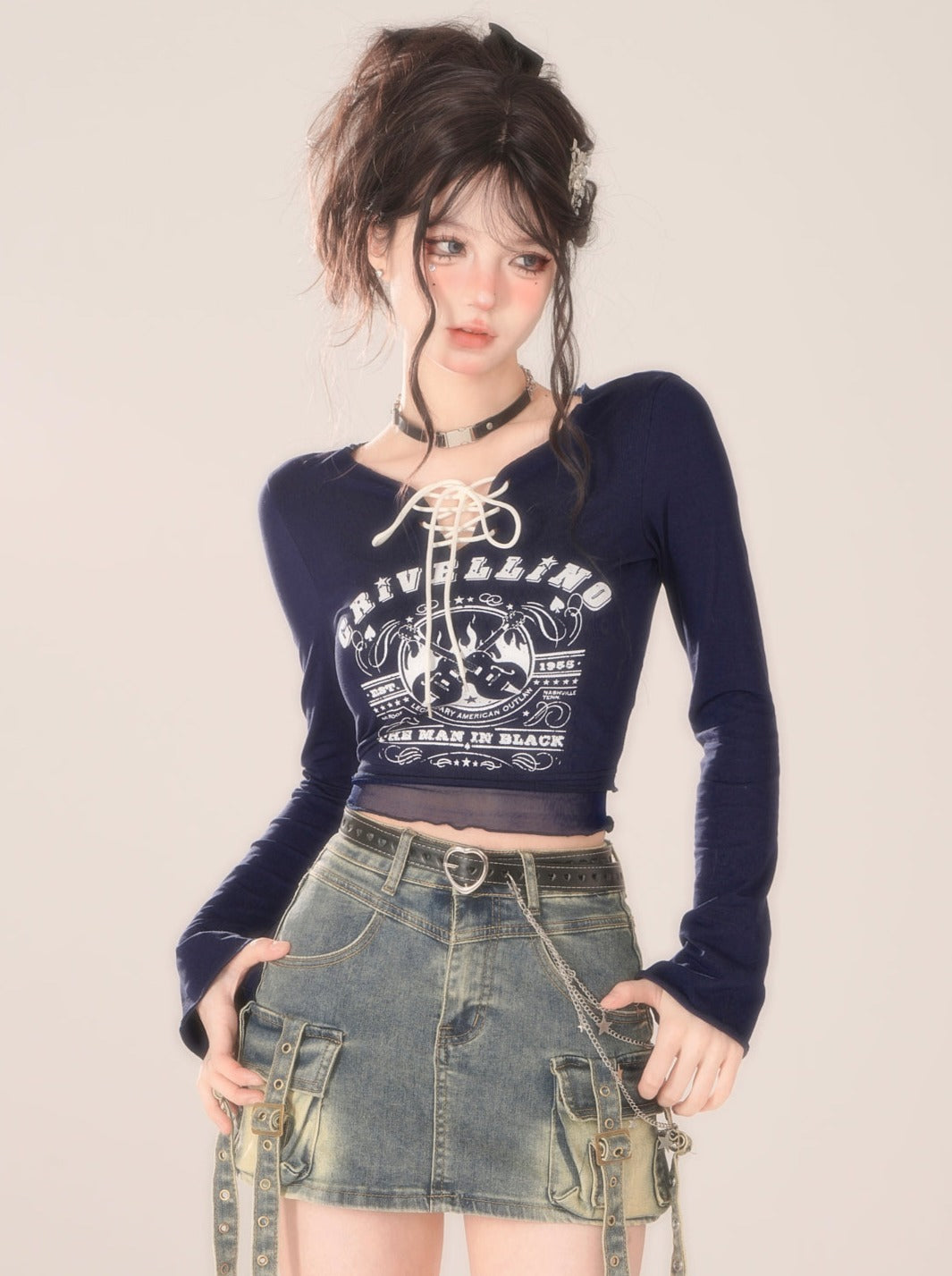 Retro-Top mit Schnürung am Hals