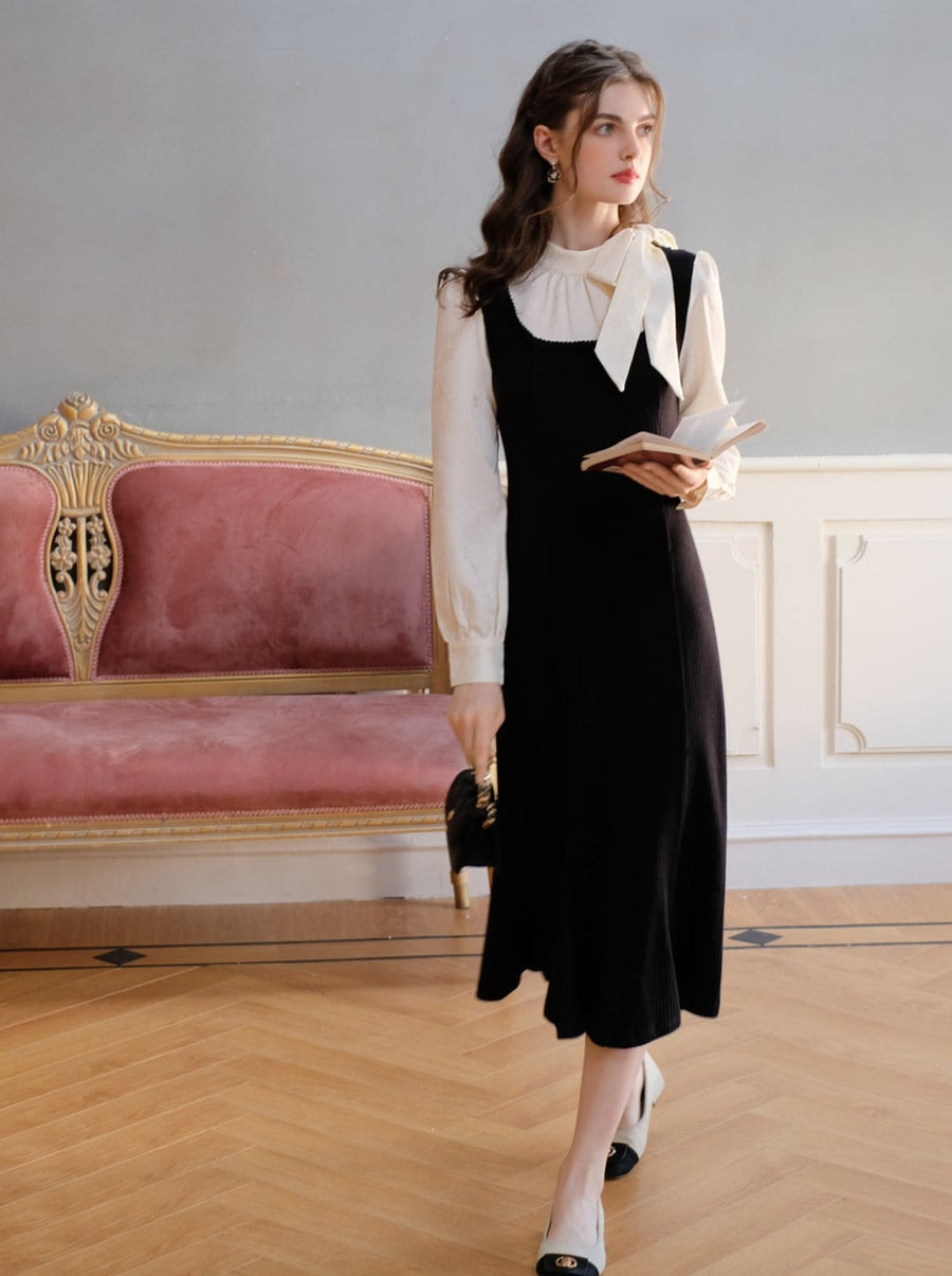 Robe queue de poisson mi-longue en tricot noir à lacets et rubans French Queen