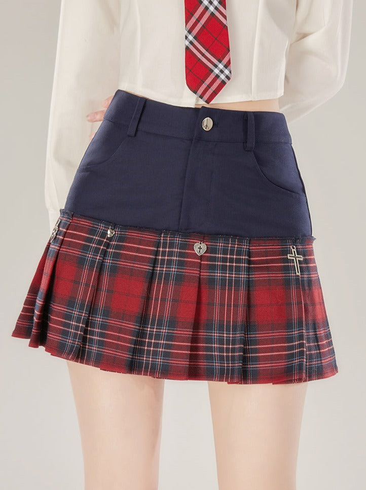 Karierter Rock im College-Stil