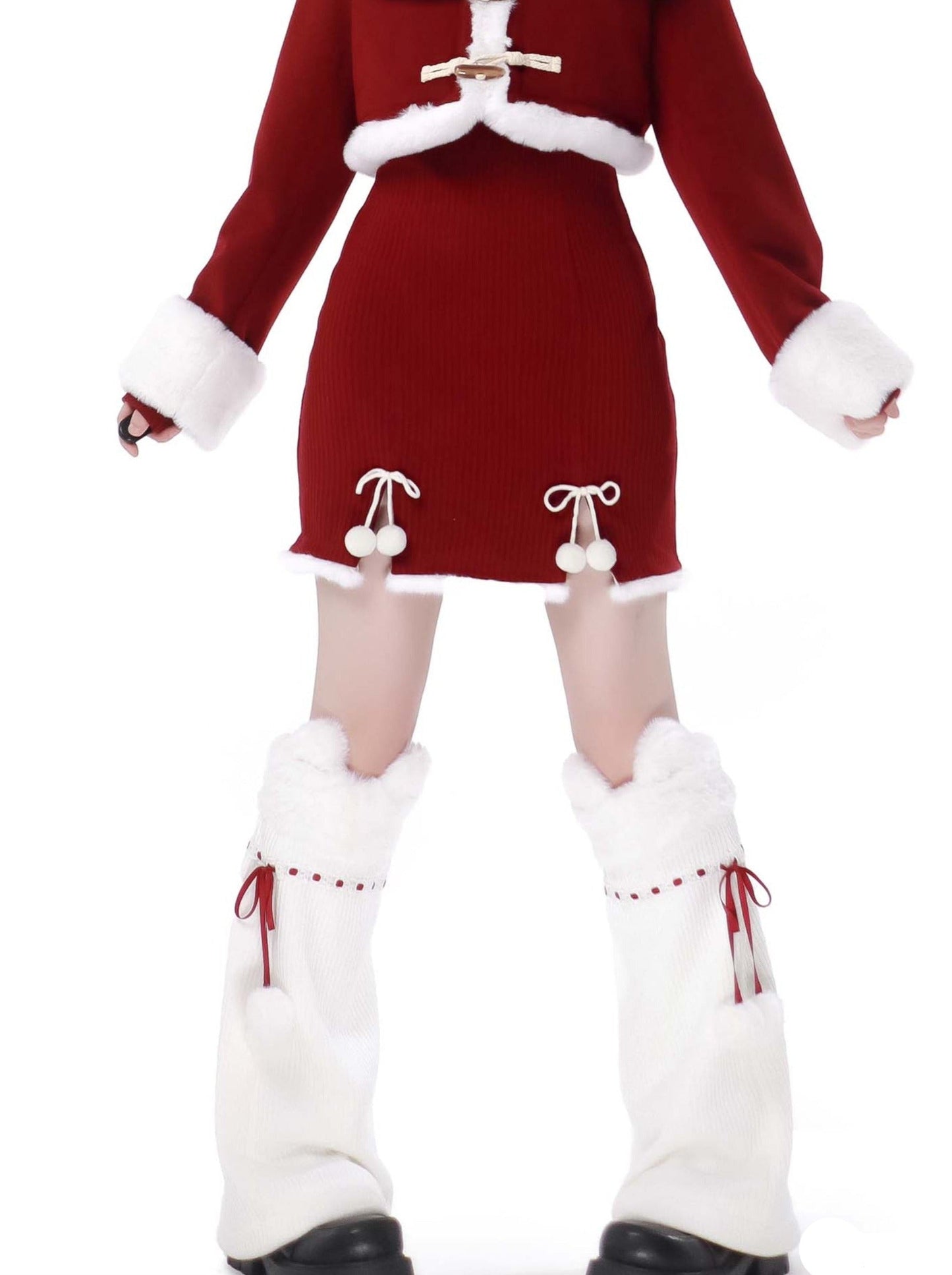 Nyar Story Court Mantoner Leg Warmer + Off -Shoulder Dress