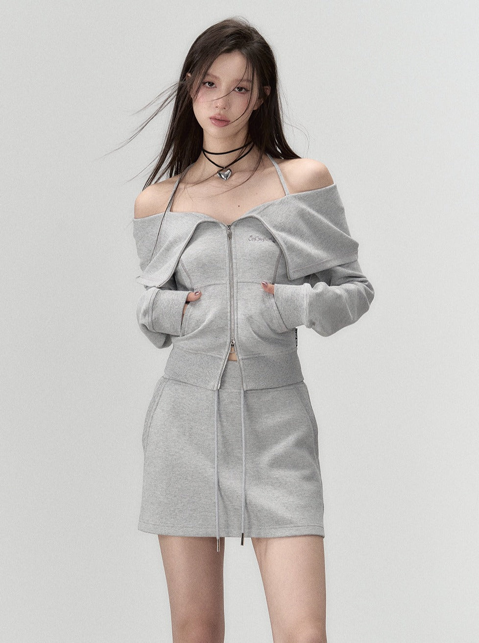 Off-Shoulder + Träger-Sweatshirtrock mit Reißverschluss