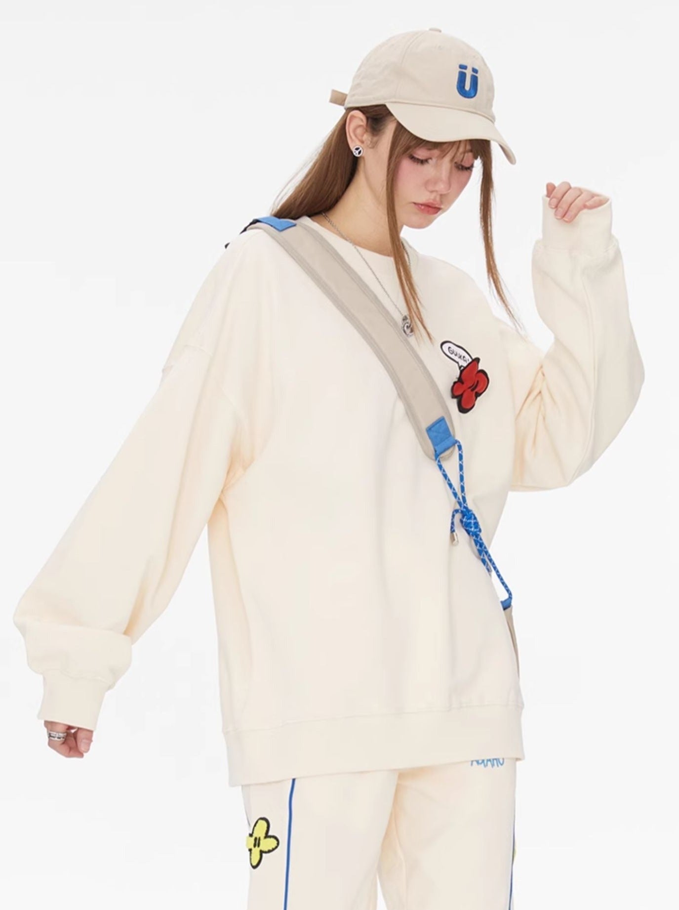 Neck Side Design Round Cream Sweatshirt Yellow + Pants