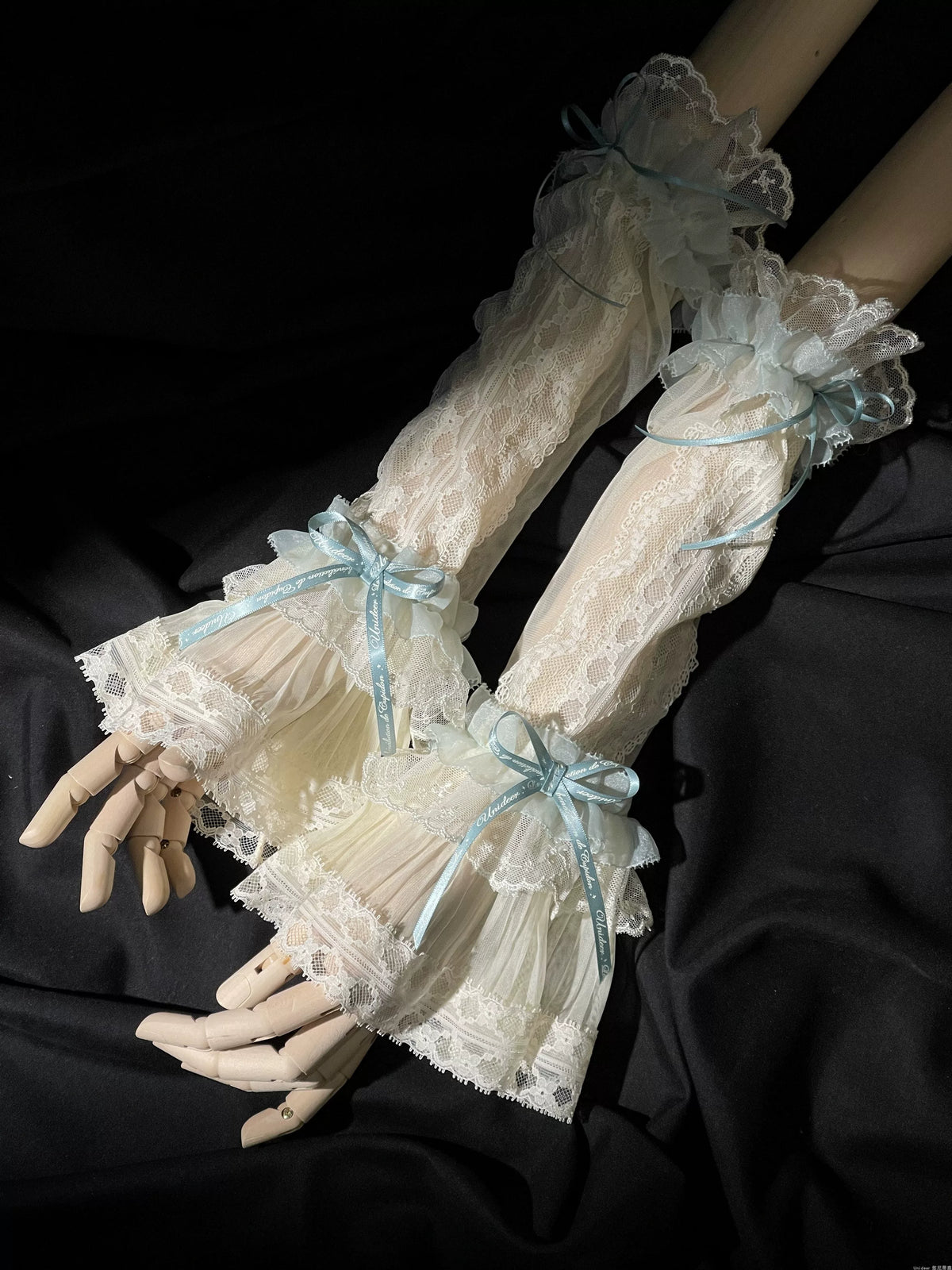 Blue-Green Long Arm Sleeves from Unideer's Butterfly Orchid Note collection
