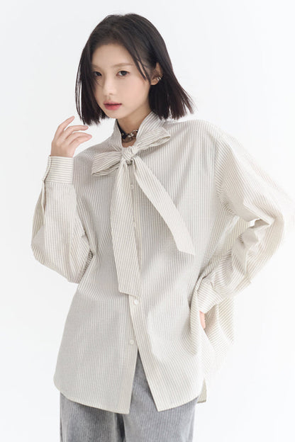 リラックスしたタイディテールシャツフィット